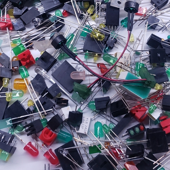 Assorted LED and Transistor Set - Picture 2 of 5